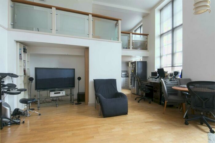 2 Bedroom Apartment To Rent In Old School Square, London, E14