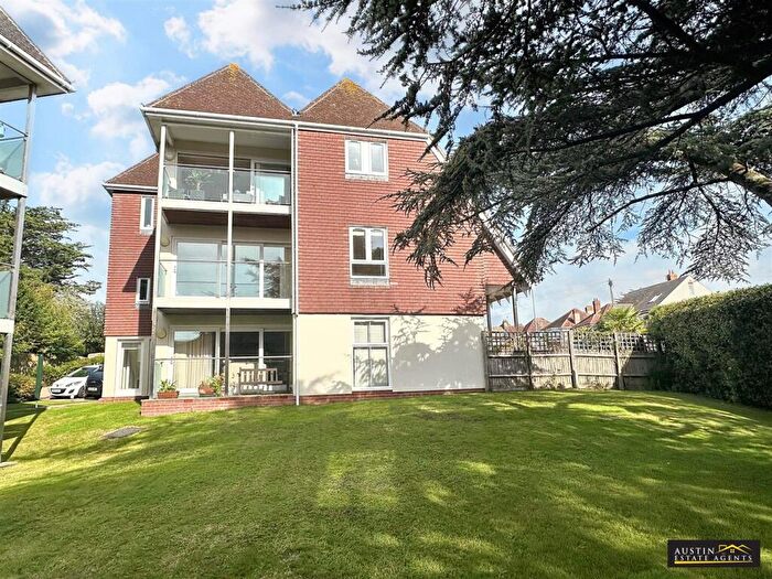 Studio For Sale In Woodlands Grange, St Georges Avenue, Lodmoor/ Greenhill, Weymouth, DT4