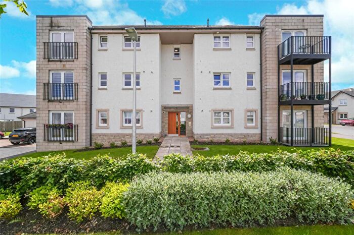 2 Bedroom Flat For Sale In Snibble Gardens, Uphall Station, Livingston, West Lothian, EH54