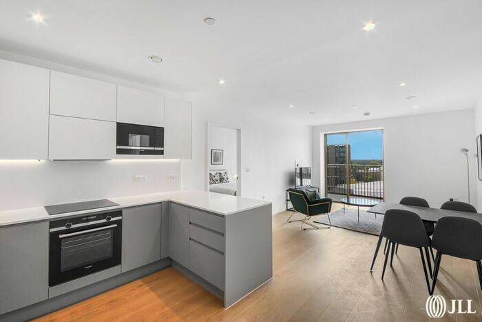 2 Bedroom Flat To Rent In Capital Interchange Way, Brentford, TW8