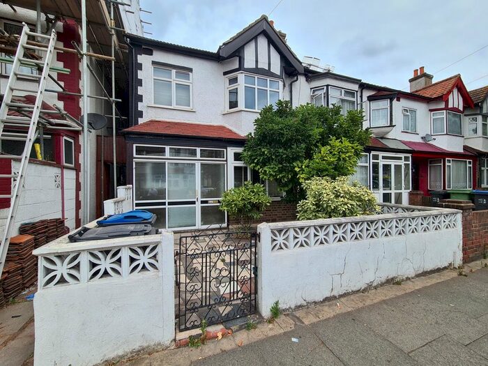 4 Bedroom End Of Terrace House To Rent In Manor Road, Mitcham, London, CR4