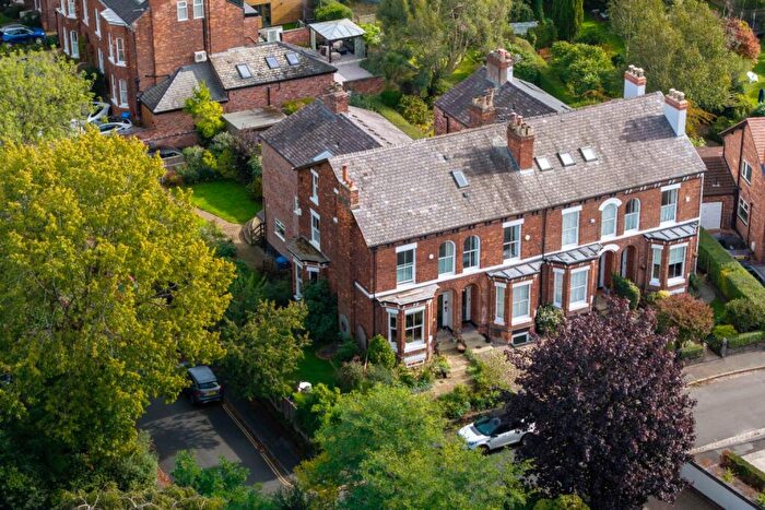 6 Bedroom End Of Terrace House For Sale In Kings Road, Sale, M33