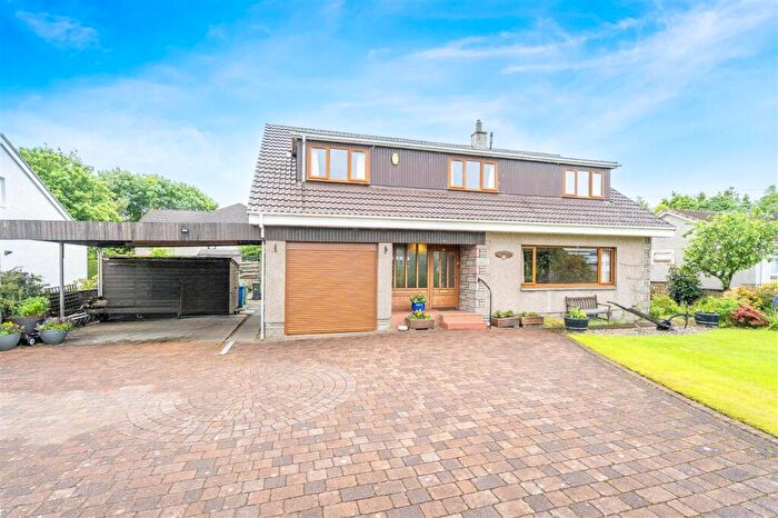 5 Bedroom Detached House For Sale In Hartwood Road, West Calder, EH55