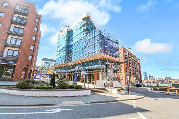 2 Bedroom Flat For Sale In Centenary Plaza, Southampton, SO19