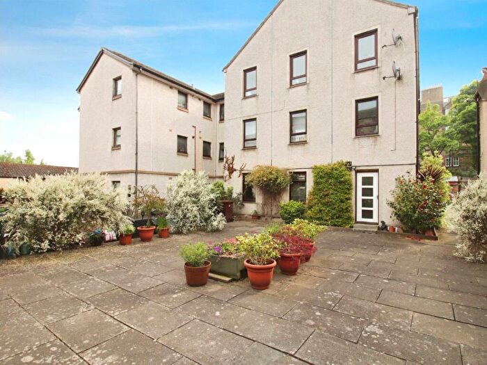 2 Bedroom Flat To Rent In Kyle Place, Edinburgh, Midlothian, EH7