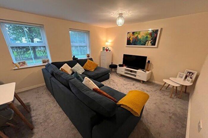 2 Bedroom Flat To Rent In Oak Crescent, Ashby-De-La-Zouch, LE65