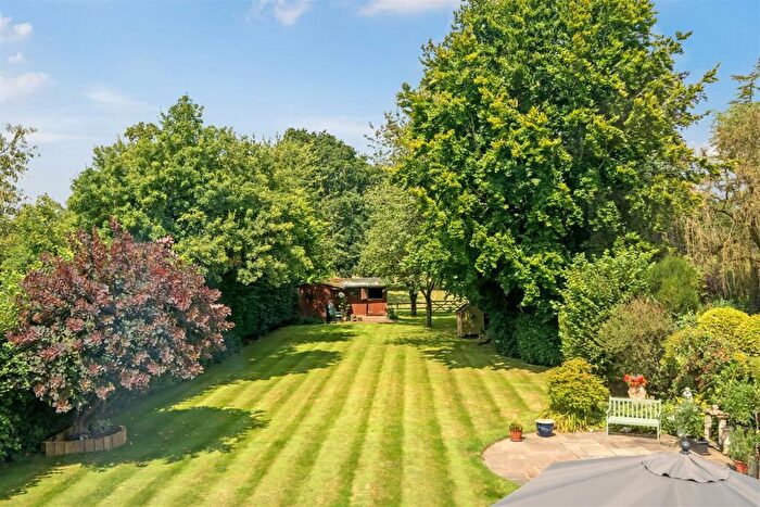 5 Bedroom Detached House For Sale In Botley Road, Chesham, HP5