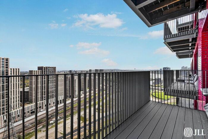 1 Bedroom Flat For Sale In City Island Way, London, E14