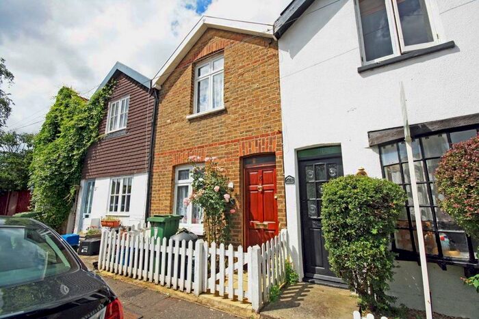 2 Bedroom Terraced House To Rent In Parrs Place, Hampton TW12