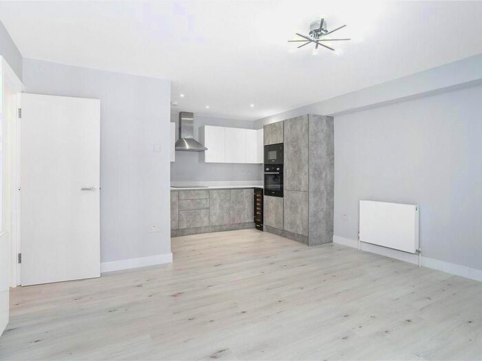 1 Bedroom Flat To Rent In Bentley Road, Dalston, London, N1
