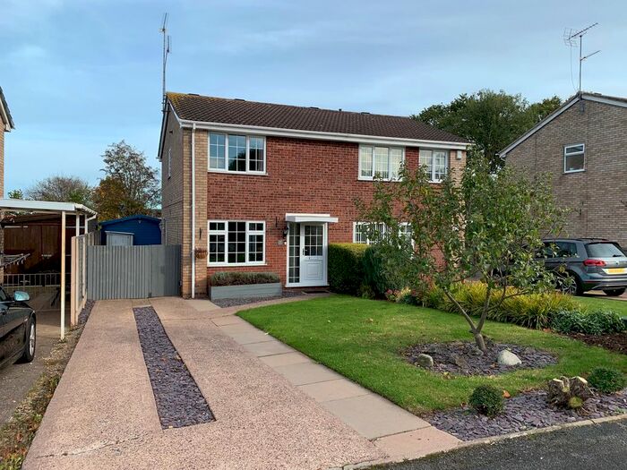 3 Bedroom Semi-Detached House For Sale In Burlington Drive, Stafford, ST19