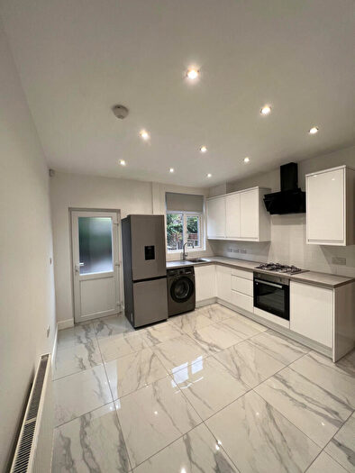 2 Bedroom Terraced House To Rent In Radford Boulevard, Radford, Nottingham, NG7