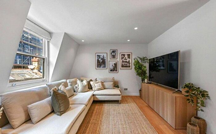 2 Bedroom Flat To Rent In Bingham Place, Marylebone, London, W1U