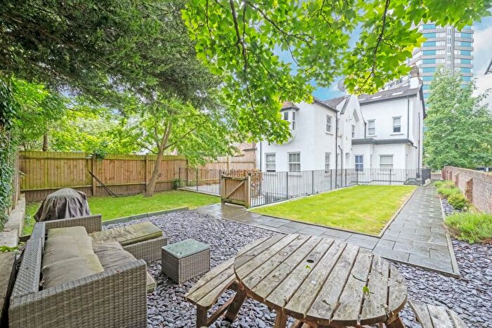 2 Bedroom Flat To Rent In Shoot Up Hill, Kilburn /West Hampstead, NW2