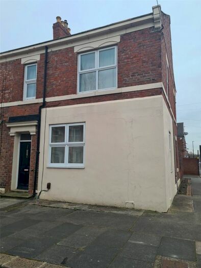2 Bedroom Flat To Rent In Tenth Avenue, Newcastle, Tyne &amp; Wear NE6