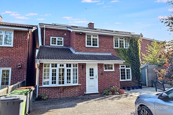 4 Bedroom Detached House For Sale In Chartwell Close, Whitestone, Nuneaton, CV11