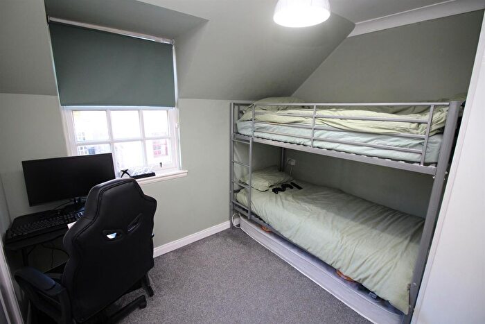 2 Bedroom Flat For Sale In Main Street, Kirknewton, EH27