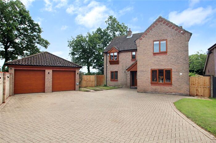 4 Bedroom Detached House For Sale In Brooks Meadow, Poringland, Norwich, Norfolk, NR14