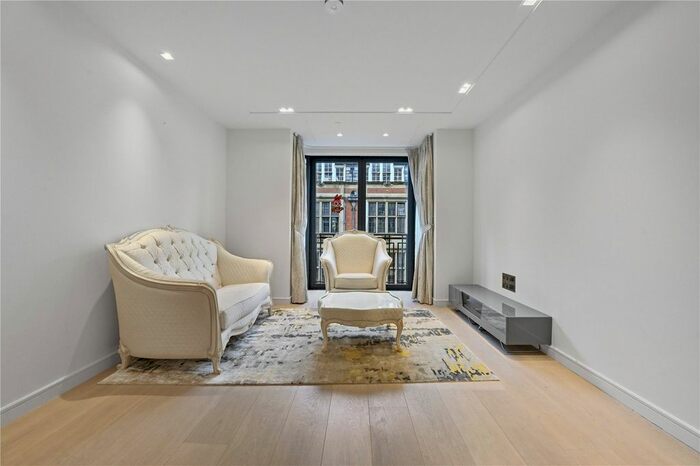 2 Bedroom Flat To Rent In Portugal Street, Clerkenwell, London, WC2A