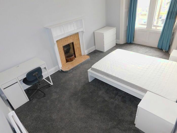 4 Bedroom Flat To Rent In Arden Street, Edinburgh, EH9