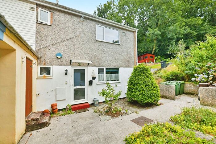 2 Bedroom Flat For Sale In Pode Drive, Plympton, PL7