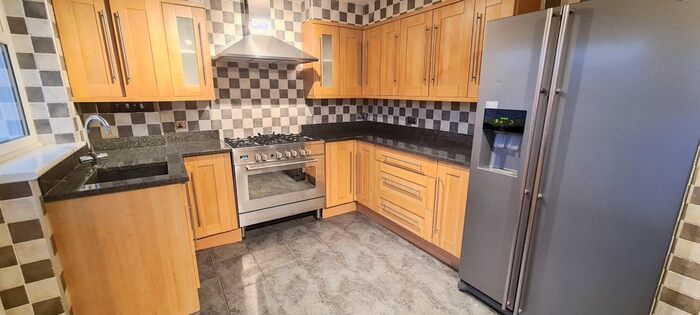 3 Bedroom Semi-Detached House To Rent In Briscoe Road, Rainham, Essex, RM13