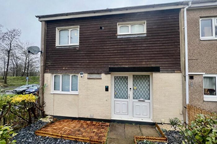 3 Bedroom End Of Terrace House For Sale In Napier Close, Southbrook, NN11