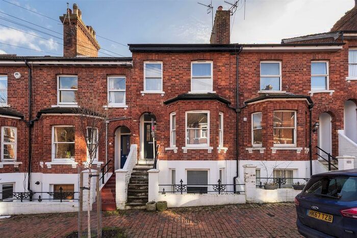 4 Bedroom Property To Rent In Grosvenor Park, Tunbridge Wells, TN1