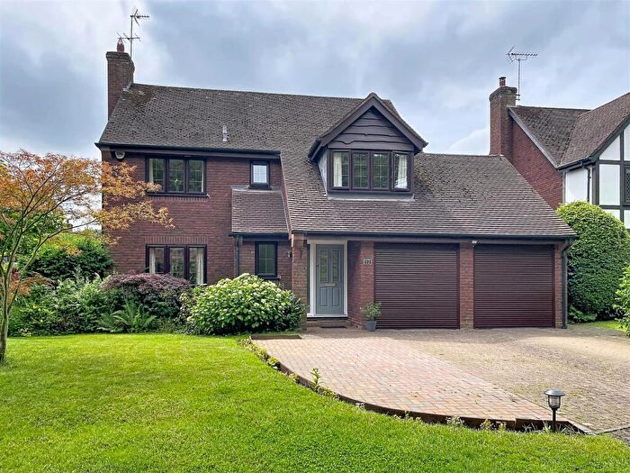 4 Bedroom Detached House For Sale In Bullimore Grove, Kenilworth, CV8