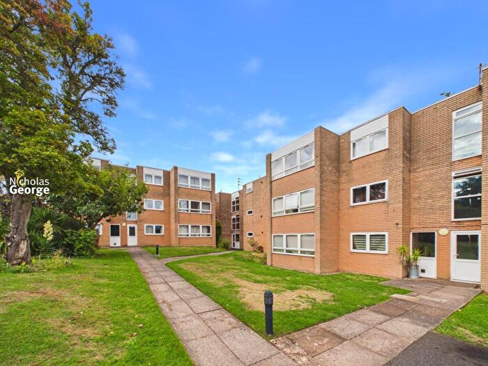 2 Bedroom Flat For Sale In Coppice Oak, - Coppice Road, Birmingham, B13