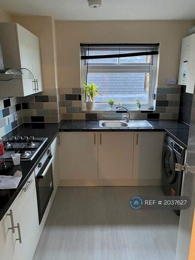 3 Bedroom Flat To Rent In Turkey Street, Enfield, EN3