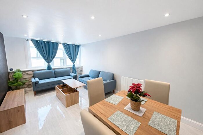 2 Bedroom Maisonette To Rent In Melbourne Court, NE1