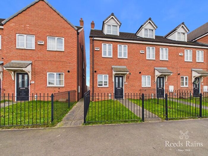 3 Bedroom Semi-Detached House For Sale In Bishop Alcock Road, Hull, East Yorkshire, HU5