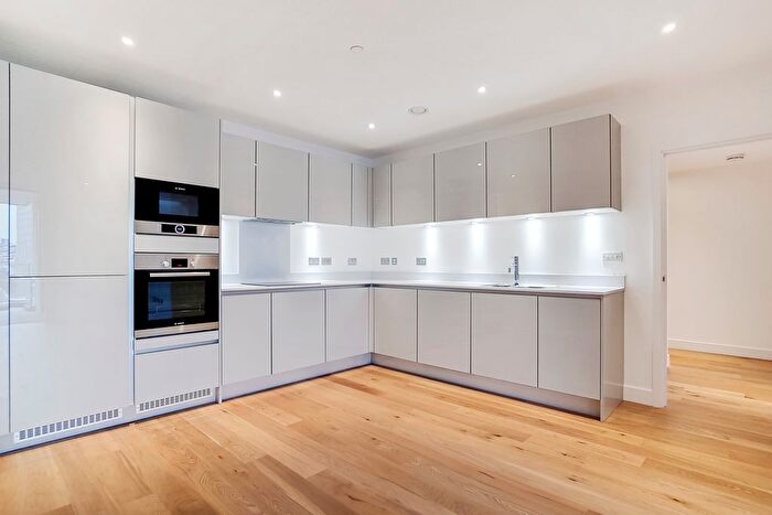 2 Bedroom Flat To Rent In Station Road, London, SE13