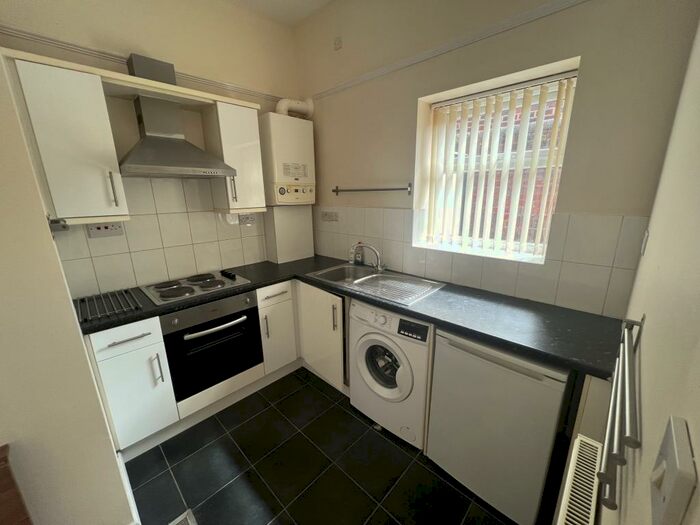 1 Bedroom Flat To Rent In Queen Street, Chesterfield, S40