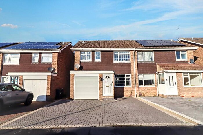 3 Bedroom Semi-Detached House For Sale In Badger Close, Bishopstoke, SO50