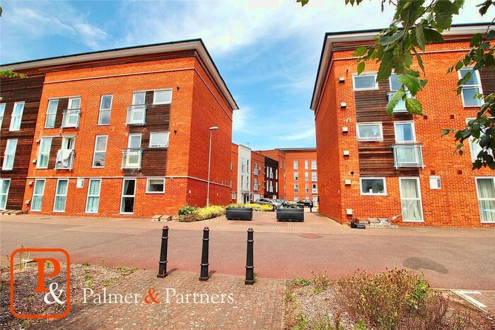 2 Bedroom Flat For Sale In Holman Court, Ipswich, Suffolk, IP2