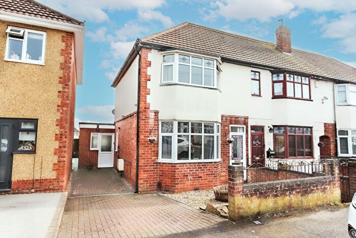 3 Bedroom End Terrace House For Sale In Second Avenue, Wellingborough, NN8