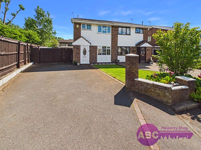 3 Bedroom Semi-Detached House For Sale In Lime Grove, Elton, Chester, CH2