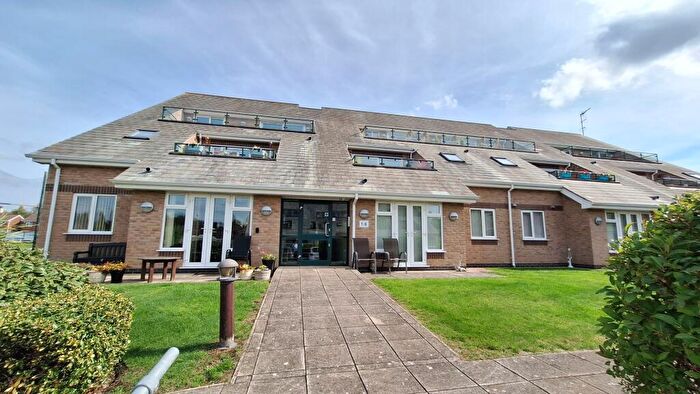 2 Bedroom Flat For Sale In Hilditch Way, Nuneaton, CV11
