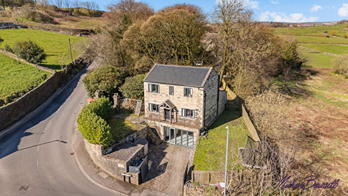 3 Bedroom Detached House For Sale In Moor End, Halifax, HX2