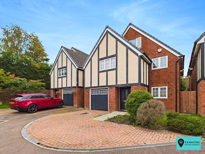 5 Bedroom Detached House For Sale In Barnpear Court, Tuffley, GL4