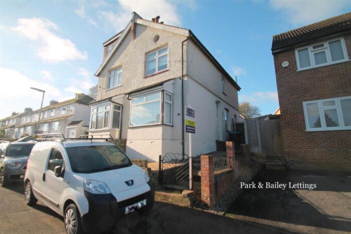 3 Bedroom House To Rent In Bedroom Semi Detached House In Caterham On The Hill, CR3