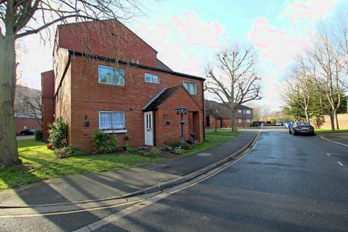 1 Bedroom Flat To Rent In Cranston Close, Hounslow, TW3