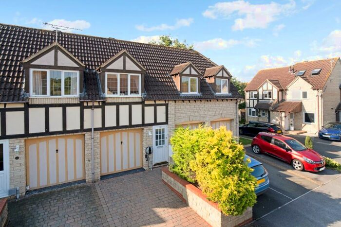 1 Bedroom Flat To Rent In Harvesters View Bishops Cleeve, GL52