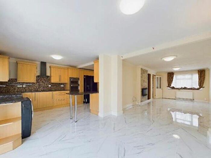 5 Bedroom Semi-Detached House To Rent In Ladbrooke Crescent, Sidcup, DA14