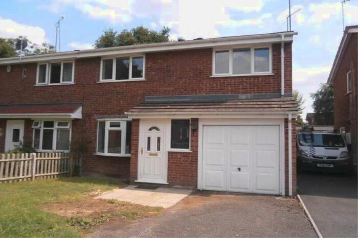 4 Bedroom Semi-Detached House To Rent In Mere Oak Road, Wolverhampton, West Midlands, WV6
