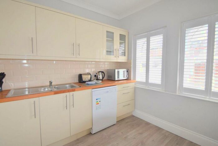 2 Bedroom Apartment To Rent In / Peascod Street, Windsor, Berkshire, SL4
