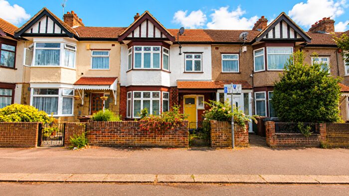 3 Bedroom Terraced House For Sale In Woodlands Avenue, Chadwell Heath, RM6