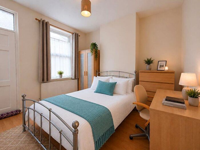 4 Bedroom Terraced House To Rent In Hart Street, Nottingham, NG7